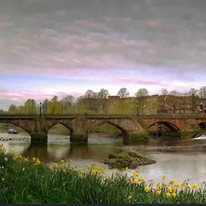Apartment Chester/handbridge Sleeps 9 + Netflix, Hough Green